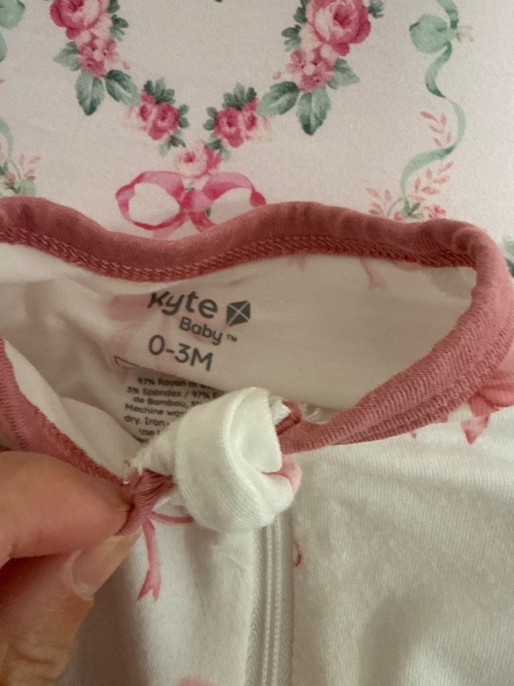 Bundle of 3 Kyte Baby Onesies - Picture 2 of 5